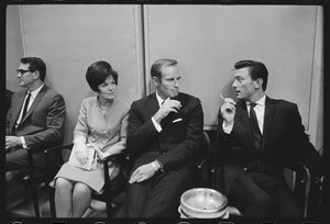 Rock Hudson, Charlton Heston, Laurence Harvey attendant de rencontrer la princesse Margaret - Orlando Suero