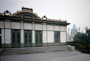Art Nouveau : vue du pavillon de la station de métro Karlsplatz