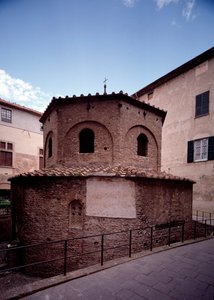 Architecture chrétienne primitive : baptistère