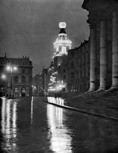 Temps pluvieux à Trafalgar Square, Londres, 1926-1927
