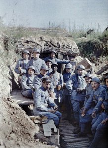 Un groupe de soldats français dans une tranchée sur la ligne de front, Hirtzbach, Département Haut-Rhin, Alsace, France, 16 juin 1917