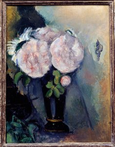 Fleurs dans un vase bleu