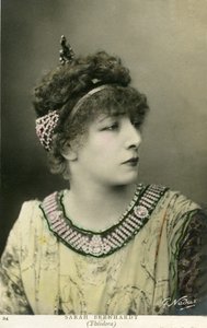 Henriette Rosine Bernard alias Sarah Bernhardt (1844-1923) en tant que « Théodora », pièce de Victorien Sardou, en 1884 (photo)