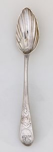Cuillère à thé cannelée, vers 1785