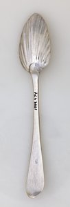 Cuillère à thé cannelée, vers 1785