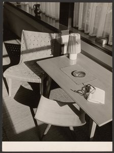 [Table et chaise]. - Paul Wolff