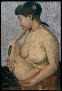 Mère avec enfant au sein, demi-nu
