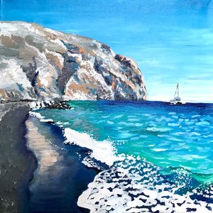 Les falaises de la plage de sable noir - Pauline Wegman | Key and Sea Creative