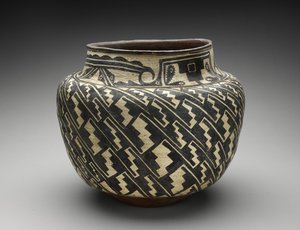 Pot (Olla) avec motif en escalier