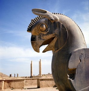Un griffon, créature légendaire mi-aigle, mi-lion. Colonne de l
