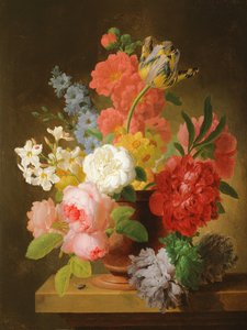 Nature morte de fleurs dans une urne en marbre