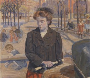 Printemps. Jeune fille avec une poussette