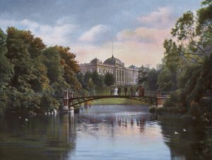 Hambourg: Jardin Botanique avec le Bâtiment de la Direction des Douanes