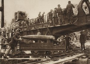 Chargement du canon de 38 cm