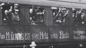 Troupes allemandes de la Première Guerre mondiale partant pour le front dans un wagon avec le message 