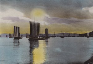 Japon, vers 1912 : Coucher de soleil, côte d