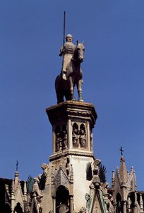 Statue équestre de Cansignorio della Scala, Tombe de Cansignorio della Scala, œuvre de Bonino da Campione, Tombeaux des Scaliger, Vérone, Vénétie, Italie