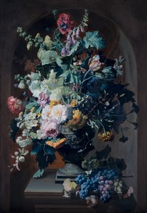 Vase de fleurs avec mimosas et vase de fleurs avec grappe de raisin (paire)