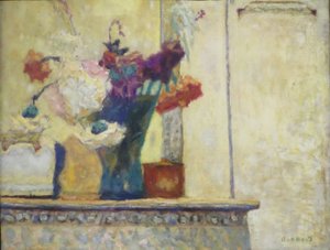 Fleurs sur un manteau de cheminée