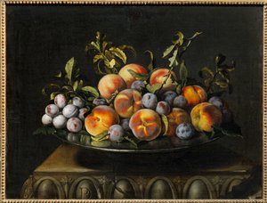 Prunes et peches sur un plat - Prunes and peaches on a plate …
