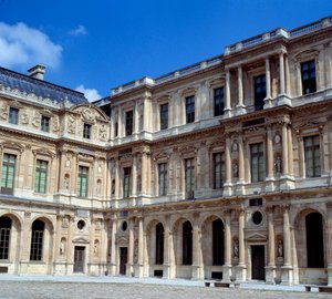 Architecture : vue de la cour carrée au Louvre - Pierre Lescot