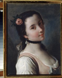 Une fille avec une rose