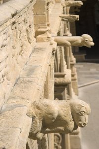 Gargouilles dans le cloître