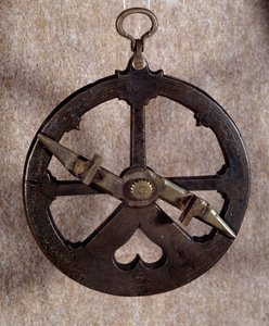 Instrument de mesure : astrolabe nautique portugais du 16ème siècle. Oxford. Université - Portuguese School