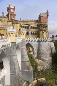 Vue du palais et des murs extérieurs