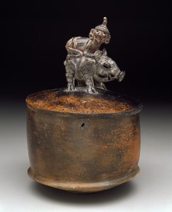 Bol avec couvercle avec un homme chevauchant un pécari, 250-550