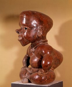 Art précolombien : statuette de bossu nu assis. De Colima. Civilisation des côtes occidentales. 300-1250 après J.-C. Musée archéologique de Guadalajara - Pre Columbian Pre Columbian