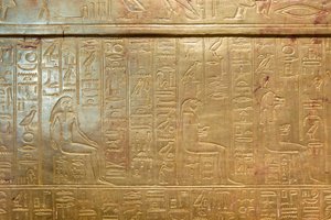 Le sanctuaire doré extérieur de la chambre funéraire de Toutankhamon, Musée égyptien, Le Caire, Égypte