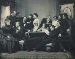 Anton Tchekhov entre les acteurs de la pièce La Mouette