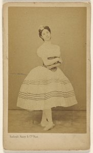 [Danseur non identifié, debout]