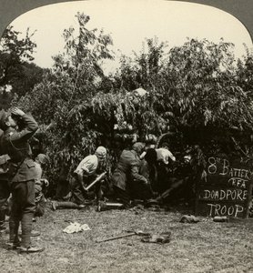 Artilleurs portant des masques à gaz, Première Guerre mondiale - Realistic Travels Publishers