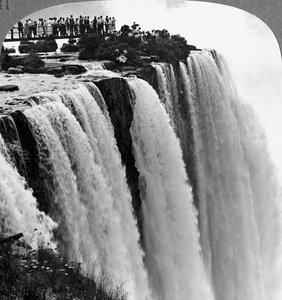 Le pont fragile, Chutes du Niagara, Canada