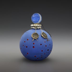 Dans la Nuit, bouteille conçue en 1924, fabriquée c.1930