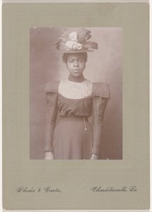 Portrait de femme, c. 1910 (photo) - Rhodes & Carter