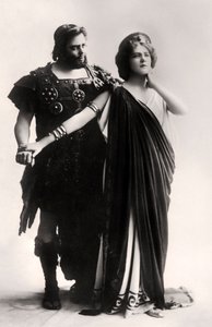 Oscar Asche et Lily Brayton dans une scène de La Déesse Vierge, début du 20ème siècle