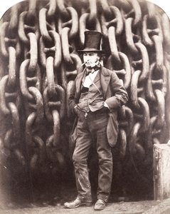 Isambard Kingdom Brunel, debout devant les chaînes de lancement du 