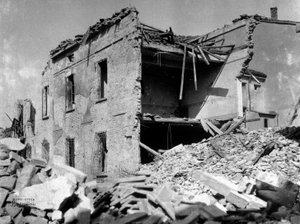 Les bombardements de Sermide : une maison gravement endommagée pendant la Seconde Guerre mondiale