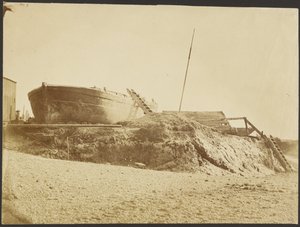 [Bateau échoué]