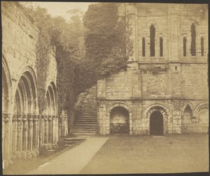 Abbaye de Fountains, coin sud-est du cloître