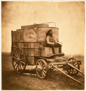 Le van des photographes avec Marcus Sparling en Crimée, 1855 - Roger Fenton