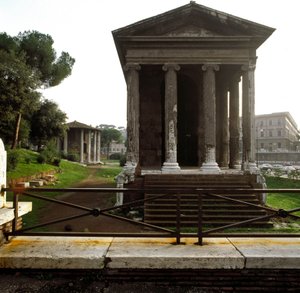 Rome antique : vue du Temple de Portunus près de la place de la Bouche de la Vérité
