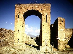 Arc de Caligula - Roman