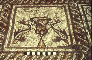 Mosaïque de dauphin, Insula XXVIII, Bâtiment 3, 2e siècle av. J.-C. (mosaïque) - Roman
