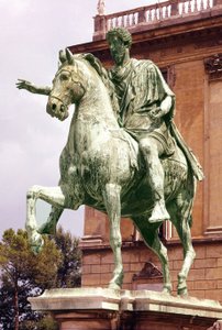 Statue équestre de Marc Aurèle (121 - 180) sur la Piazza Campidoglio, Rome