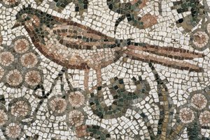 Pavement de sol représentant un oiseau, IVe siècle après J.-C.
