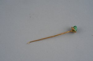 Épingle à cheveux (or et émeraude)